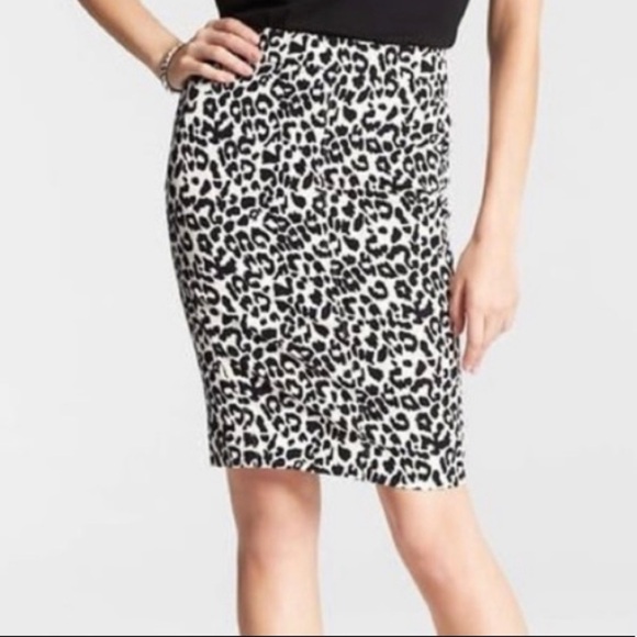 Ann Taylor leopard print pencil skirt 8 P - Picture 4 of 13